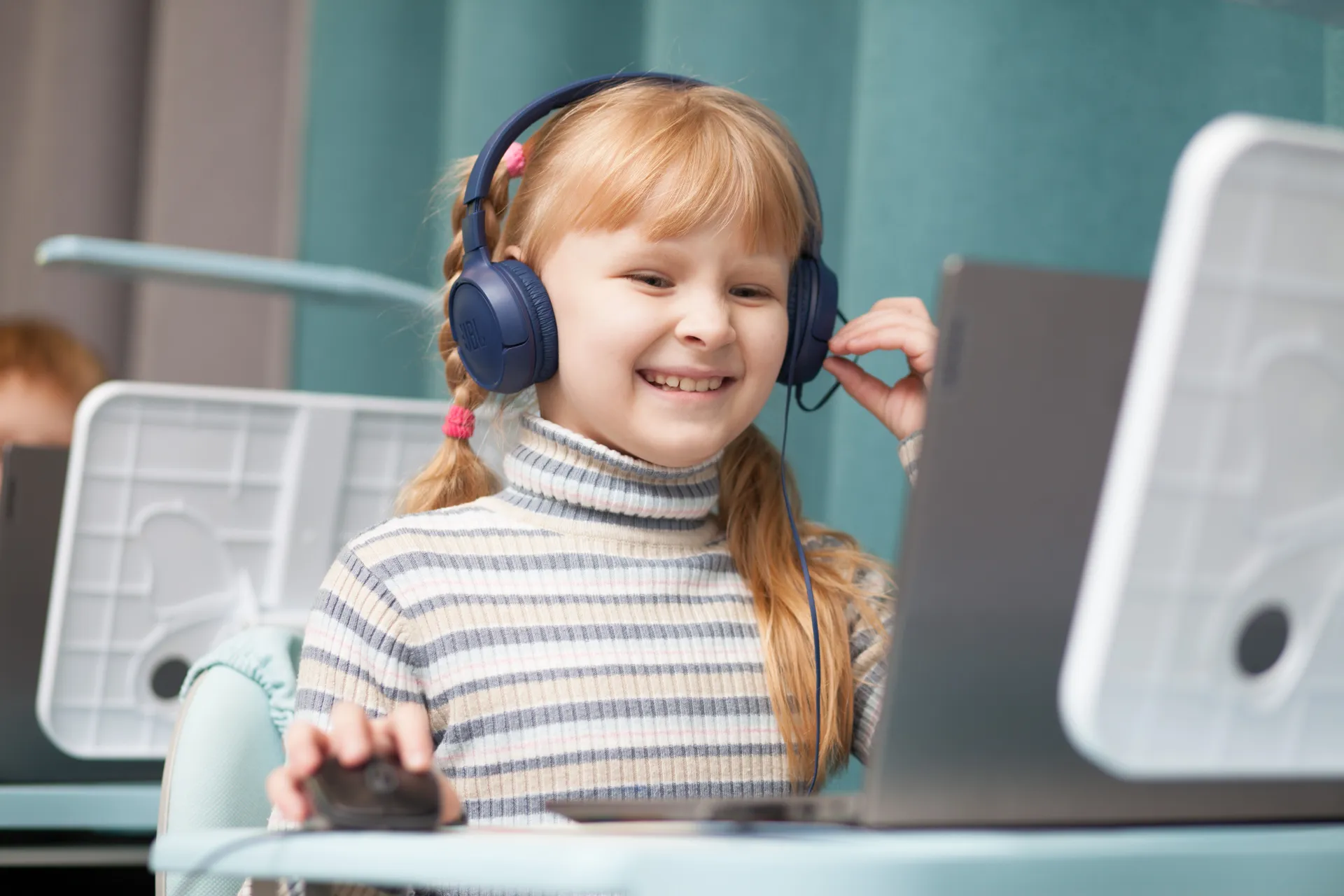 Dan bezbednog interneta – Kako zaštititi decu u digitalnom svetu?